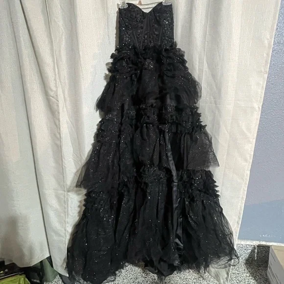 Beautiful NWT Black size 2 Prom Dress! - Picture 2 of 14